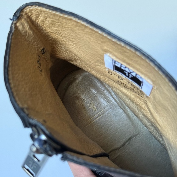 Frye Leslie Women’s Black Leather Western Zip Booties size 8.5 - Picture 5 of 10